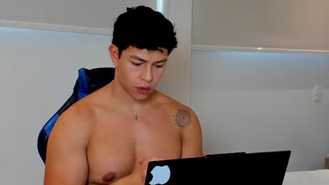 Adrian del Mar online show from June 2026 08:00:02 PM