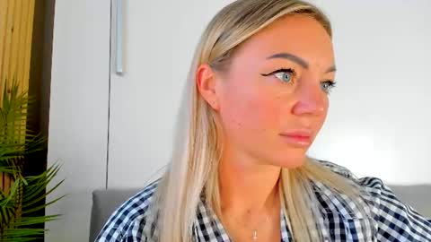 Adriana online show from August 2026 09:04:01 AM