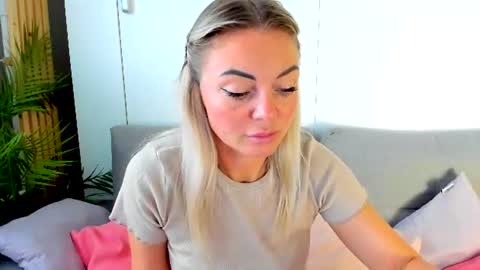Adriana online show from August 2026 07:11:01 AM