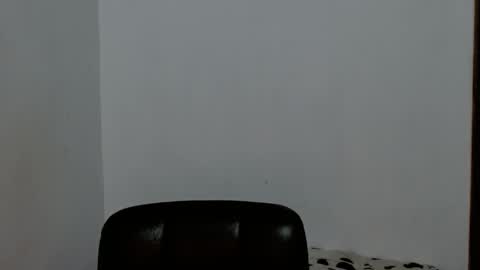 Adriana milf online show from November 2025 05:40:01 AM