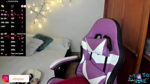 Adriana Paredes  online show from November 2025 01:14:02 PM