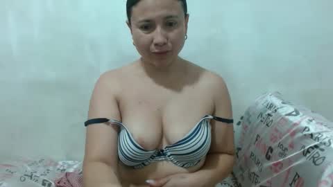 Adriana Tellez online show from September 2025 02:50:02 PM