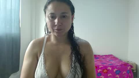 Adriana Tellez online show from November 2025 02:06:02 PM