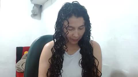 Adriana Tellez online show from November 2025 03:30:02 PM