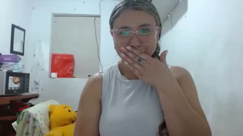 Adriana Tellez online show from January 2026 02:30:02 PM