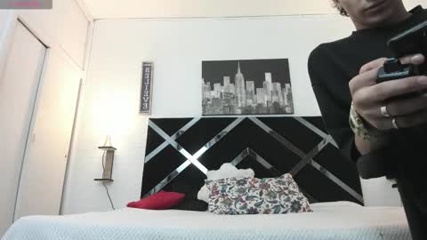 Adrian online show from November 2025 03:40:02 AM