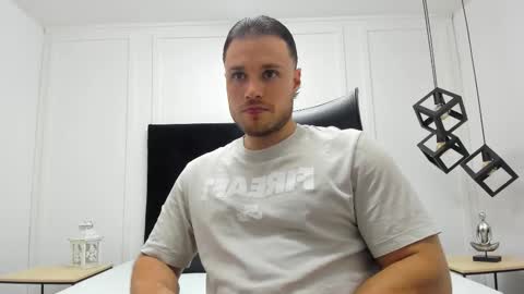 Adrein Roche online show from October 2025 10:43:02 PM