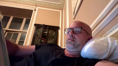 adrienfromparis online show from May 2026 08:06:02 PM