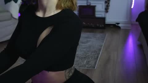 Aelia online show from December 2025 04:51:01 AM