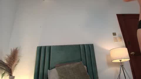 aelinduvalier online show from September 2025 06:20:01 PM