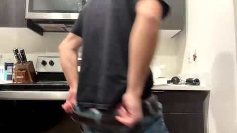 afeelyavag online show from November 2025 02:00:01 AM