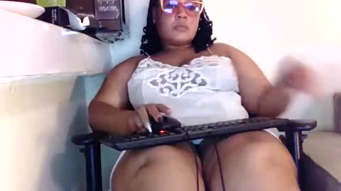 Snapshot of african005 chatting on February 2026 08:05:02 PM loise online show from February 2026 08:05:02 PM