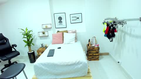 Snapshot of afrodita_martinez chatting on January 2025 03:11:01 AM Afrodita online show from January 2025 03:11:01 AM