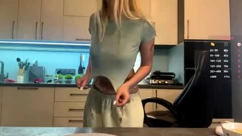 Mila -call me cute online show from May 2026 04:04:02 PM