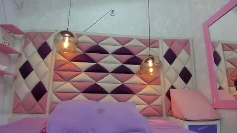 Ana online show from March 2025 12:01:01 PM