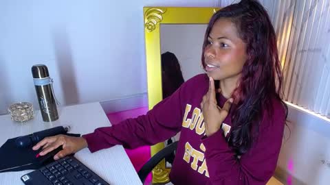 Snapshot of agata_grubisic chatting on March 2025 07:15:02 PM Agata grubisic online show from March 2025 07:15:02 PM