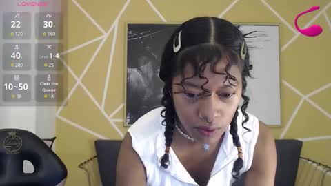 agatha_amaya online show from October 2025 01:18:02 PM