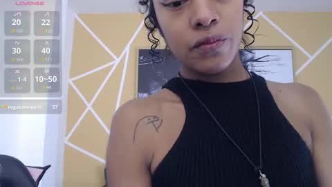 agatha_amaya online show from October 2025 01:34:01 PM