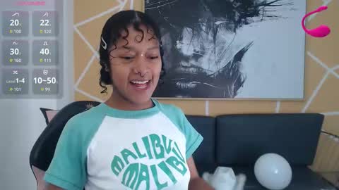 agatha_amaya online show from October 2025 01:23:02 PM