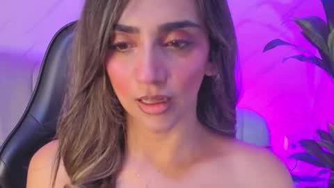Snapshot of agatha_brooks_t chatting on May 2026 02:35:02 PM AGATHA online show from May 2026 02:35:02 PM