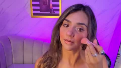 Snapshot of agatha_brooks_t chatting on June 2026 12:33:02 PM AGATHA online show from June 2026 12:33:02 PM