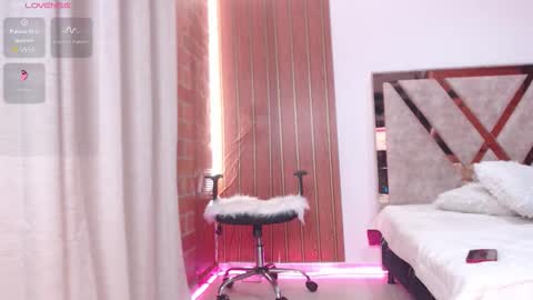 Snapshot of agathaa_white chatting on November 2025 10:51:02 AM Agathaa white online show from November 2025 10:51:02 AM