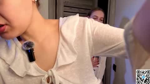 Monica and Bella online show from February 2026 06:01:02 AM