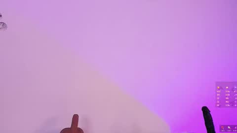 Maggie   online show from November 2025 10:43:02 PM