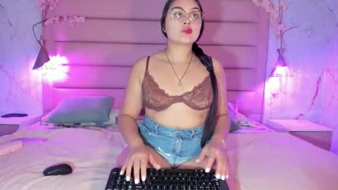 agnesrocuzzo online show from November 2025 11:10:02 AM