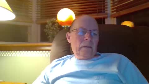 aguynrkfrd online show from October 2025 09:27:01 AM