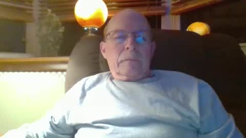 aguynrkfrd online show from December 2025 10:11:02 AM