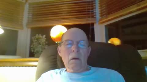 aguynrkfrd online show from April 2026 10:11:01 AM