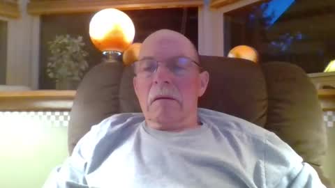 aguynrkfrd online show from May 2026 09:38:01 AM