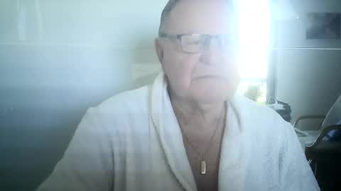 Snapshot of ahmole chatting on December 2024 10:52:01 AM Ole online show from December 2024 10:52:01 AM