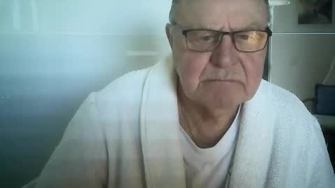 Snapshot of ahmole chatting on December 2024 09:52:01 AM Ole online show from December 2024 09:52:01 AM