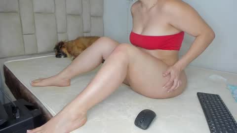 Snapshot of aida_rose chatting on January 2025 09:52:02 PM karoline online show from January 2025 09:52:02 PM