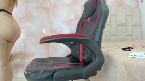 Snapshot of aida_rose chatting on March 2025 06:45:02 PM karoline online show from March 2025 06:45:02 PM