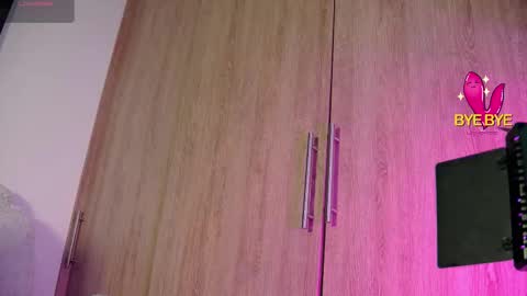 Aida  online show from October 2025 10:49:02 AM