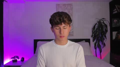 Snapshot of aidan_hale chatting on January 2025 02:33:01 AM A H online show from January 2025 02:33:01 AM