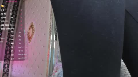 aidasina online show from November 2025 08:07:02 PM