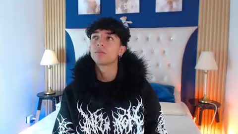 Snapshot of aiden_rivers_ chatting on June 2026 01:03:02 PM Aiden online show from June 2026 01:03:02 PM