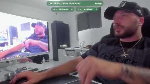 Aiden online show from October 2025 08:39:02 PM