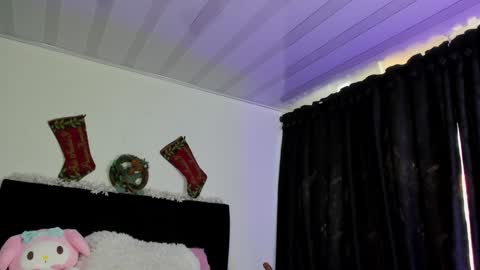 Snapshot of aihnoa_split chatting on December 2024 12:27:01 PM AIHNOA online show from December 2024 12:27:01 PM