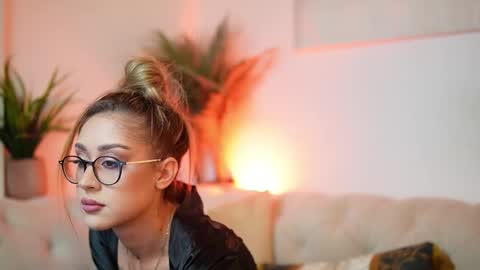  Aileen  online show from October 2025 07:01:02 PM