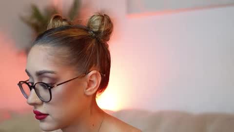  Aileen  online show from November 2025 07:57:01 PM