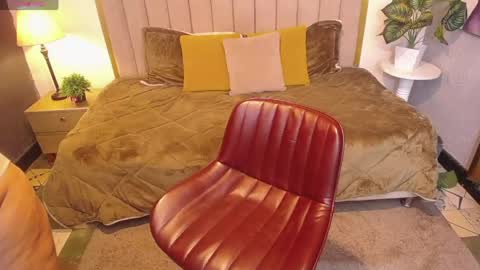 Snapshot of ailyn_rouss chatting on April 2026 01:48:02 PM Ailyn rouss online show from April 2026 01:48:02 PM