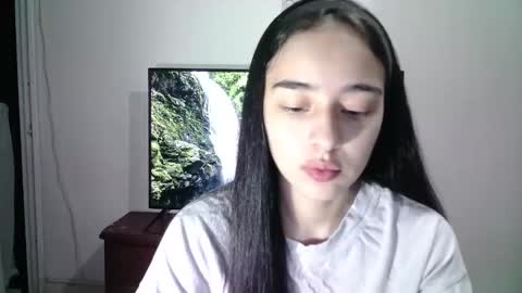 Snapshot of aineangeel chatting on February 2025 11:15:01 PM AINE online show from February 2025 11:15:01 PM