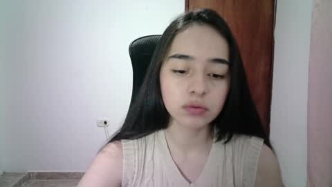 Snapshot of aineangeel chatting on October 2025 01:33:02 AM AINE online show from October 2025 01:33:02 AM