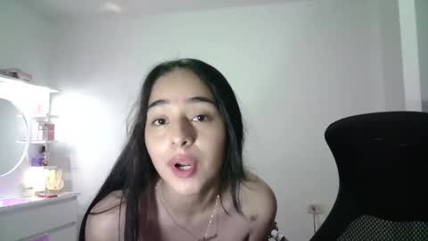 Snapshot of aineangeel chatting on November 2025 01:06:02 AM AINE online show from November 2025 01:06:02 AM