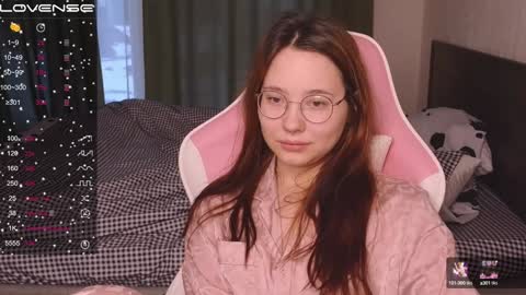 Snapshot of airyhill chatting on December 2024 07:17:01 AM airyhill online show from December 2024 07:17:01 AM